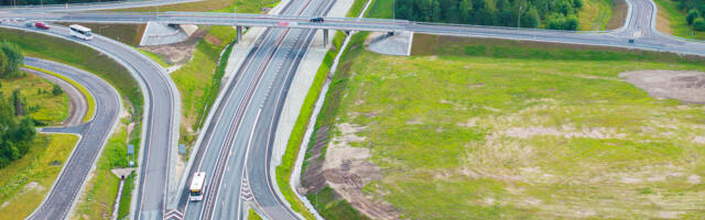 Uus liiklusohutusprogramm: rohkem kiiruspiiranguid, neljarealised teed ja süsteemsete rikkujatega tegelemine