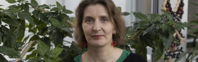 Gustav Suitsu nimelise luulepreemia pälvis Carolina Pihelgas luulekoguga „Ikka veel“