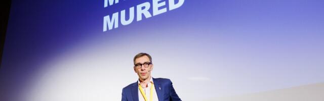Pidu katku ajal. Turud usuvad sõja lõppu, aga muusika jääb vaiksemaks