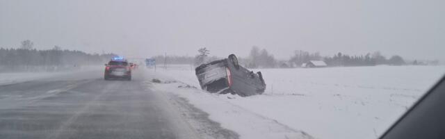 ILMABLOGI | Suursaartele on antud teise taseme hoiatus. Teed on väga libedad!