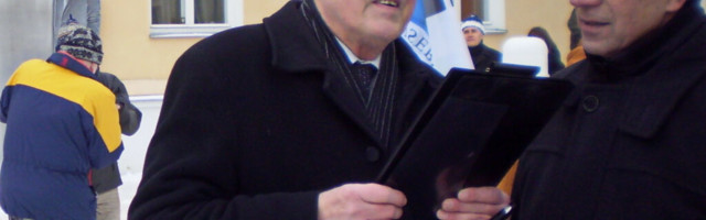 KÄED EEMALE TARTU RAHULEPINGUST