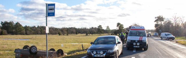Galerii: Liiklusõnnetus Loona bussipeatuse juures