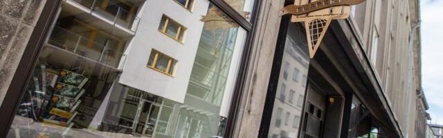 Siseministeerium lõpetas oluliste rikkumiste tõttu lepingu reisikorraldajaga, kes uurib nüüd, miks ülesütlemine avalikuks sai