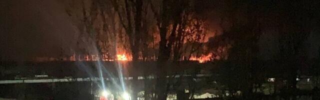 Altševski metallurgiatehases puhkes droonrünnaku järel suur põleng