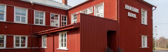 Viljandimaa kooli õpetaja vägivallatses teismelise kasuvenna kallal. Direktor_ lubame tal paar nädalat tööd jätkata