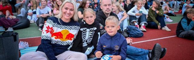 FOTOD | Vaata, kuidas elati jalgpalli MM-i finaalile kaasa Viljandi linnastaadionil ja Vabaduse väljakul