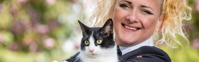 Südamlik põhjus, miks naine oma kassiga abielluma pidi