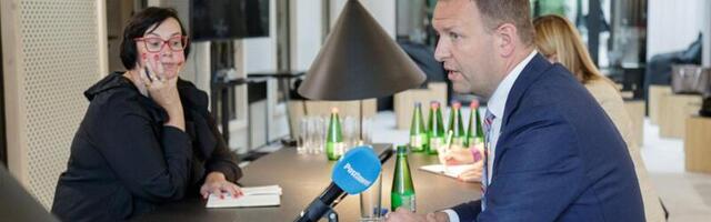 Siseminister: Narvast tuleb tank ära viia solvamata kohalikke inimesi
