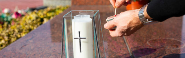 SME LI SVEĆA KOJA SE UGASILA NA GROBU DA SE VRAĆA KUĆI? Sveštenik rešava jednu od najvećih nedoumica vernika