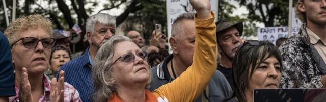 Ameerika Ühendriikidesse jõuavad esimesed Lõuna-Aafrika valged põgenikud