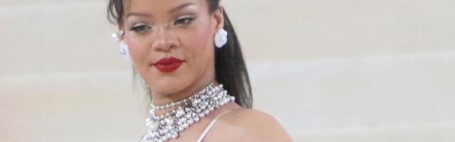 KLÕPS | Rihanna näitas kasvavat beebikõhtu