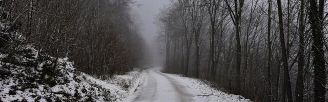 Transpordiamet hoiatab: temperatuur kõigub nii õhus kui teedel kraadi-kolme ulatuses 0°C ümber ja teedel on libedaid lõike!