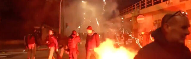 VIDEO: kaos olümpial – meeleavaldajad tulistasid ilutulestiku rakette