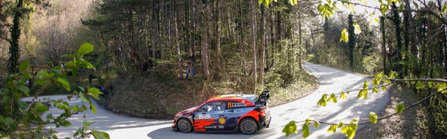 Horvaatia ralli esimese kiiruskatse võitis Neuville, Rovanperä sõitis kraavi
