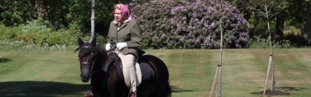 94aastane kuninganna ratsutab endiselt