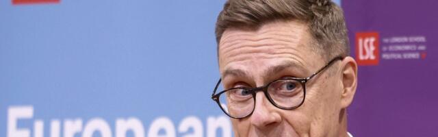 Soomlaste usk majandusse kukkus kivina. Ökonomist näitab näpuga Valge Maja suunas