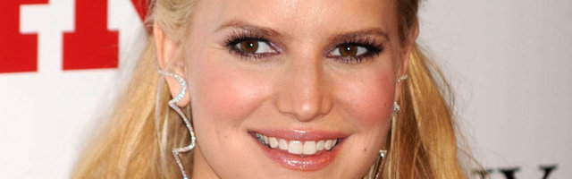 KLÕPS | 45 kilogrammi kaotanud Jessica Simpson näitas võrratut bikiinivormi: tahtsin päikest võtta