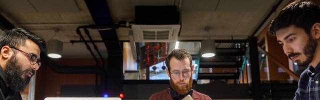 Hullu hooga värbamine idufirmades painutab töökäte nappuses tööjõuturu pingesse