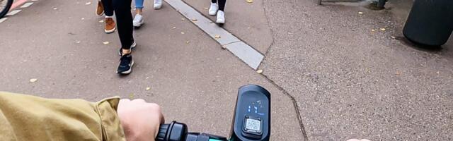 Uuring: kihutavad elektritõukerattad häirivad enam kui pooli jalakäijaid