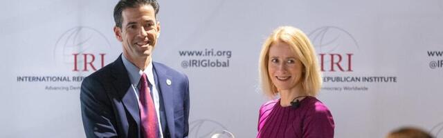 Ega küll küllale liiga tee ⟩ Kallasele anti Ameerikas Jeane J. Kirkpatricku auhind