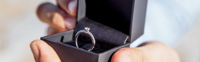 Milline õudne jultumus! Naine sai teada mehe kõrvalsuhtest samal hetkel, kui mees talle abieluettepaneku tegi