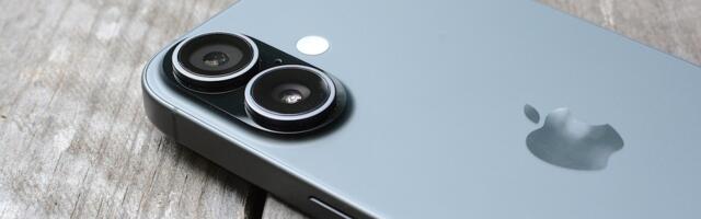 Apple said to be talking to Intel and Samsung about building key device processors