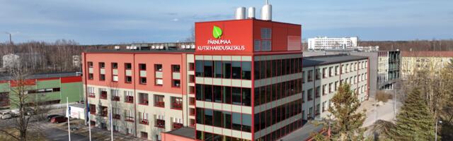 Haridusministeerium liidab kaks Pärnu kooli