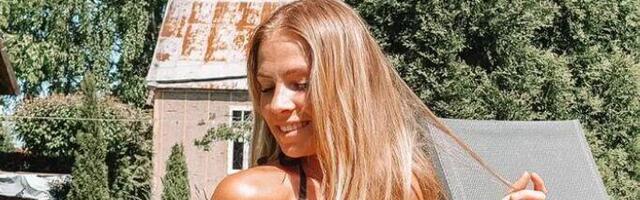 ￼ PÜHA PÜSS: PALJASTE RINDADEGA modellisaate Gerili näitas kui uhke rinnapartiiga loodus teda õnnistanud on