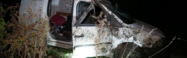 FOTOD | Turvavööta keskealine mees sõitis Raplamaal ööl vastu tänast teelt välja ning suri