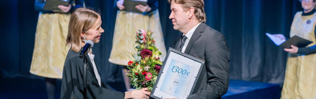 Galerii: Linnateater tähistas 60. sünnipäeva ja jagas kolleegipreemiaid