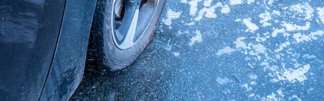 FOTO | Ettevaatust! Täna hommikul kattis maanteid must jää