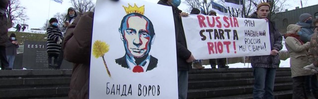 Reporter: Sajad inimesed avaldasid Tallinnas Vabaduse väljakul toetust Venemaa opositsiooniliider Aleksei Navalnõile