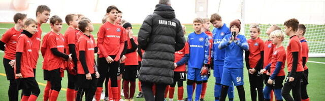 ФОТО: в Нарве открыли футбольный пневмохолл