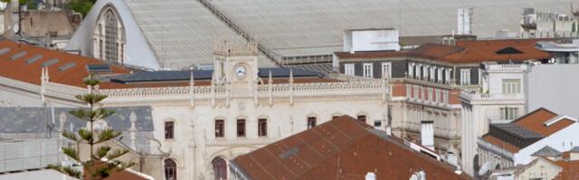 Тысячи людей протестовали в Лиссабоне против насилия полиции