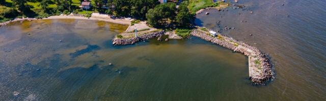 Vaidlus vallaga läbi: ameeriklanna rajab rannakülla hiigelmaja