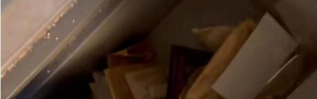 Tokom renoviranja kuće pronašli stari sef! Kad su ga otvorili nisu mogli da dođu sebi od prizora... (VIDEO)