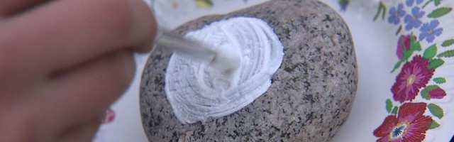 Reporter: Kui mune pole, võib värvida ka kive!