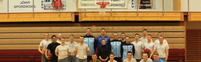 Jõhvi sõdurid treenivad korvpalli tipptreenerite juhendamisel