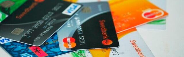 Эксперт: мошенники могут больше наживаться на дебетовых, чем на кредитных банковских картах