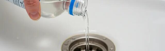 Vala äädikat vannitoa äravoolu: siin on põhjus, miks nii paljud seda teevad