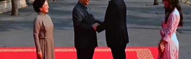 RAME UZ RAME SA SVETSKIM LIDERIMA! Pravo iz Pekinga - moćna slika predsednika Vučića na paradi kod Sija! (FOTO)