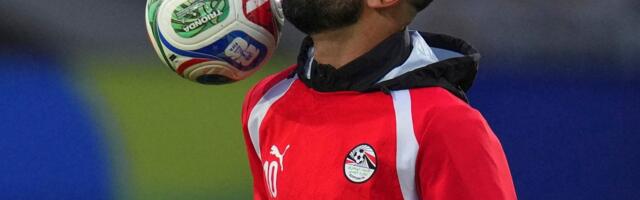 Egiptus ja Iraan vedasid FIFA-ga tulutult vägikaigast ning peavad väljakule tulema vikerkaarelippude taustal