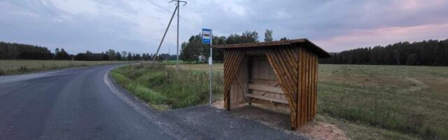 PILTUUDIS: kohalikud maainimesed teevad vallajuhtide tööd – ehitavad bussiootepaviljone ja toovad peatustesse toole