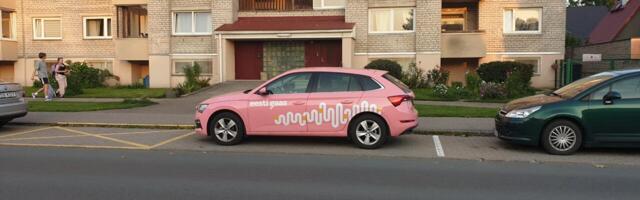 Roosa auto kui sümbol
