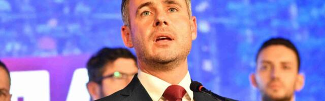Aleksić (NPS): U javnim preduzećima SNS formira izborne štabove, deli kvote za kapilarne glasove