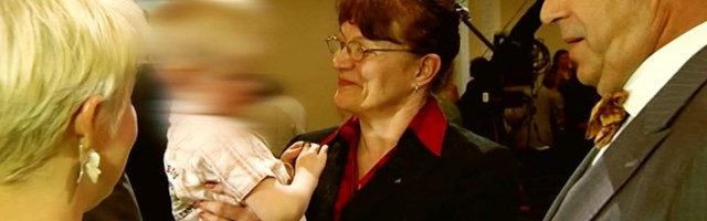 Reporter: Aasta ema kasvatusmeetod: jalaga kubemesse ja tundideks nurka seisma!