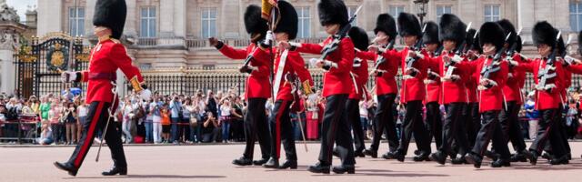 Preestrit teeselnud mees sisenes hõlpsalt kuninganna julgeolekutöötajate juurde