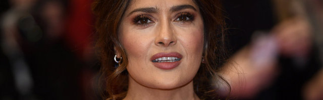 KUUM KLÕPS | Vanus ei paista kuskilt välja! Salma Hayek jagas lummavat meigivaba pilti