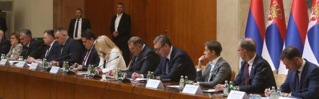 Vučić kritikovao Macuta, nije zadovoljan angažovanjem ministara u Vladi Srbije