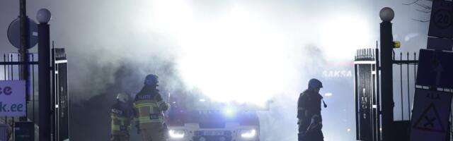 VIDEO ja FOTOD | Tallinnas Kadaka teel põleb laohoone